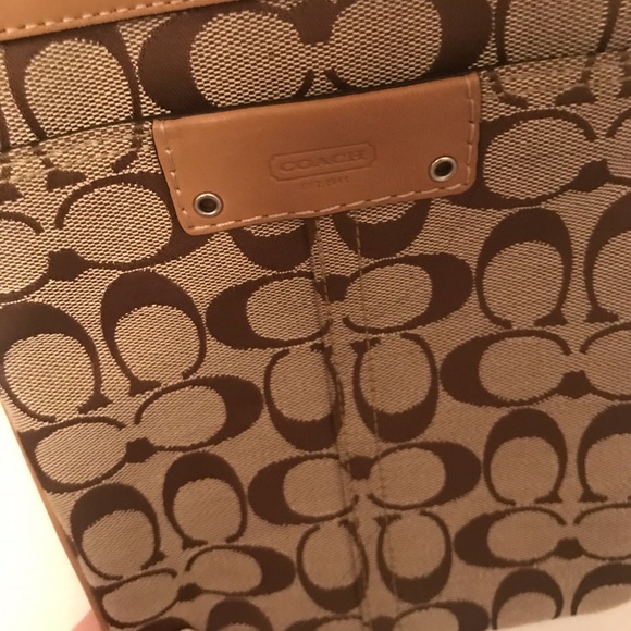 Coach crossbody purse (authentic) - Picture 2 of 4